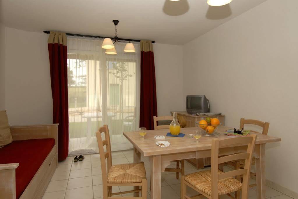 Residence Odalys Le Hameau Du Lac Rignac  Bagian luar foto